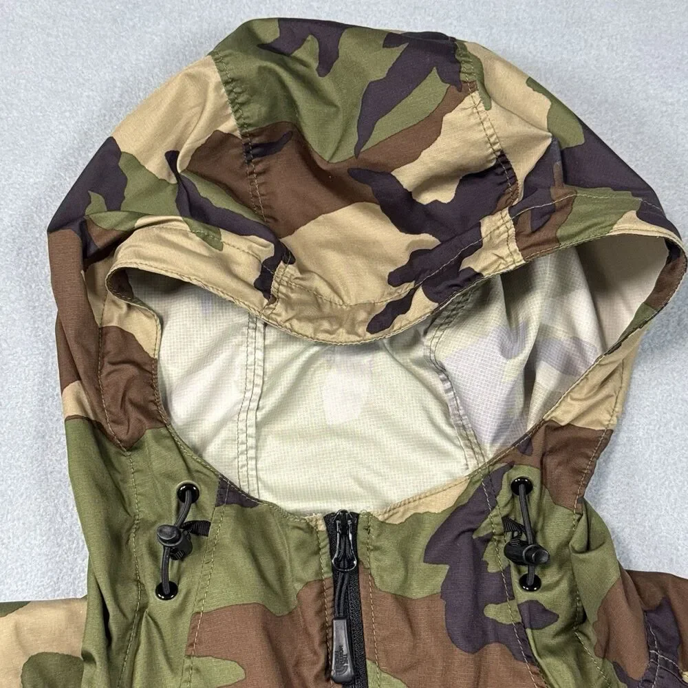 The North Face Camo Anorak Pullover Windbreaker Jacket Men's Small Hooded